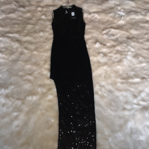 Formal dress - Picture 2 of 7